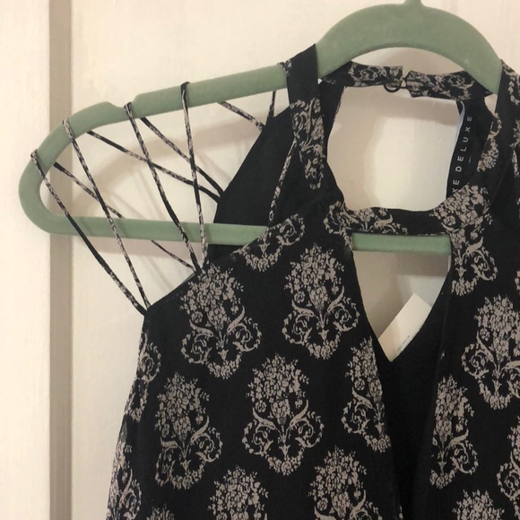 Luxe Deluxe Silk Strappy Top Flower Motif - Picture 2 of 4